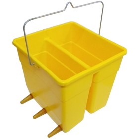 sccchio con 6 tettarelle in plastica per vitelli sccchio con 6 tettarelle in plastica per vitelli